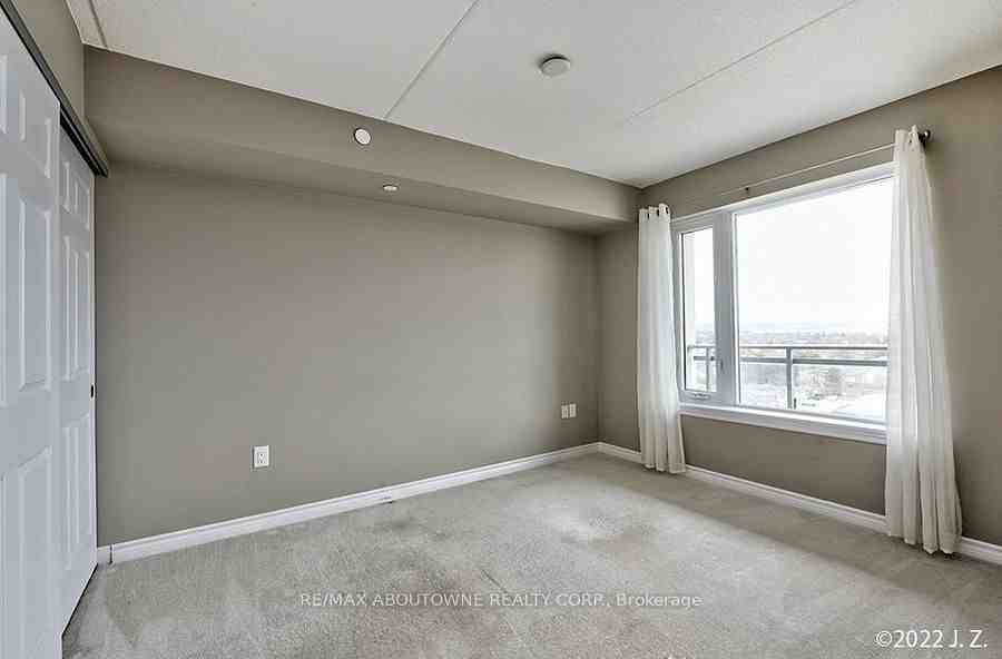 716 Main Street East #912 - Photo 4 of 13