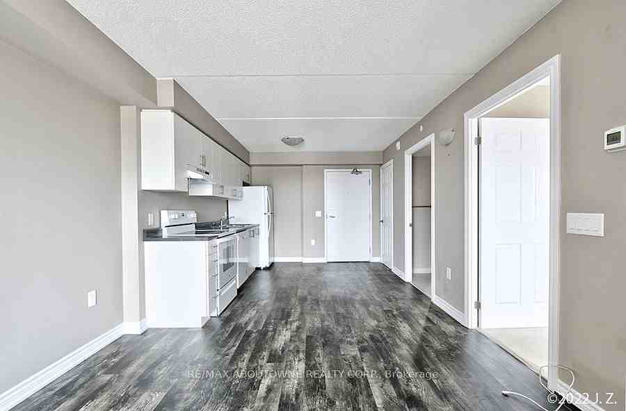 716 Main Street East #912 - Photo 5 of 13