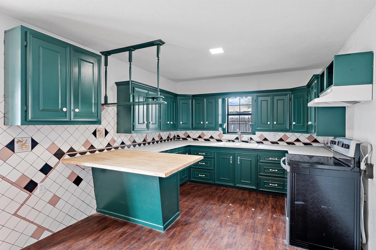 216 S Avenue D #1 - Photo 4 of 11