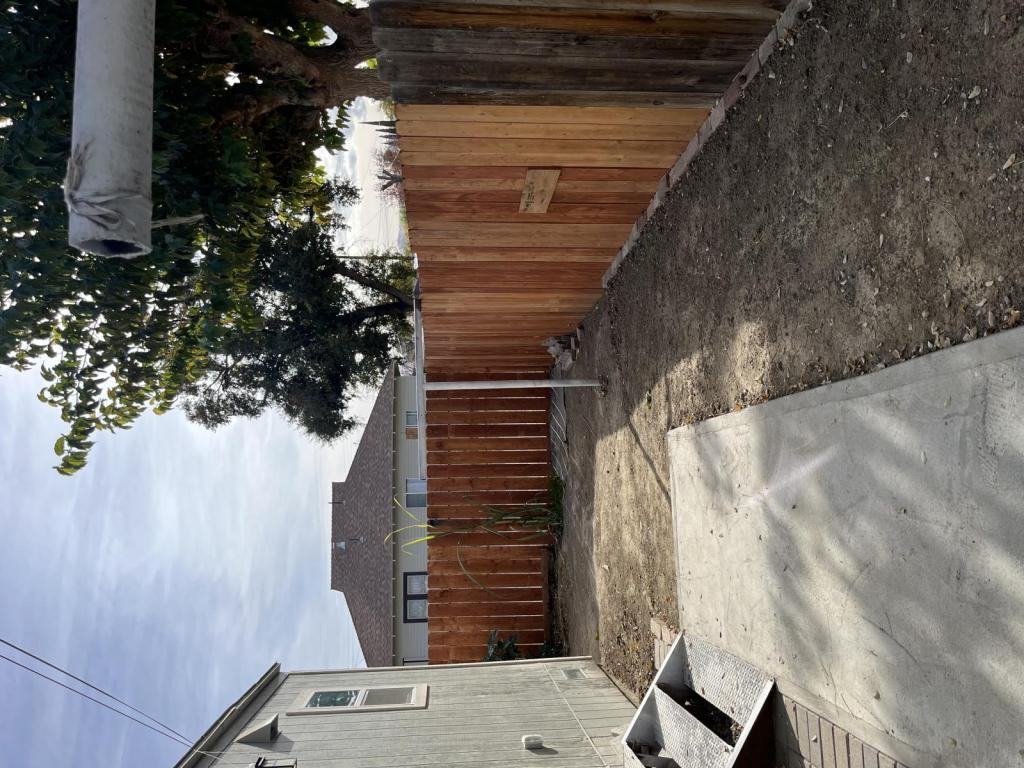 509 N Coalinga St - Photo 3 of 9