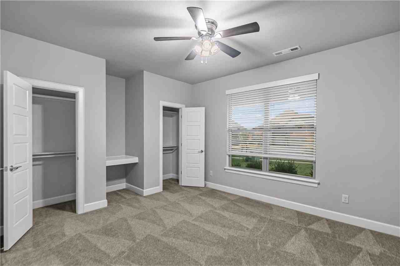 4203 Sw Acres Ave - Photo 3 of 9