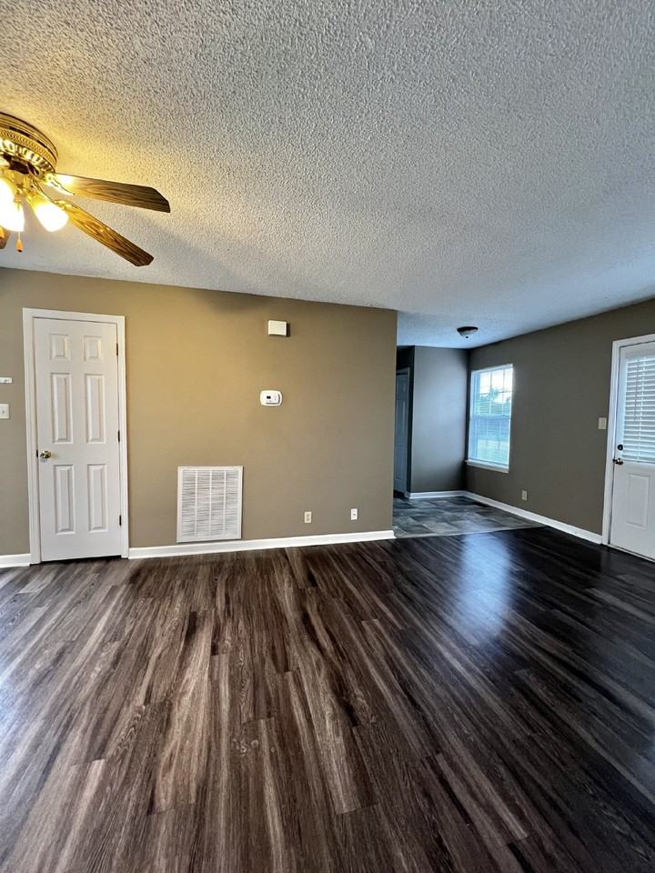 1005 Poppy Seed Dr - Photo 3 of 15