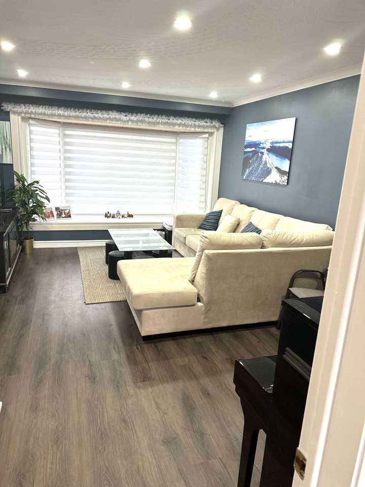 53 Wyndcliff Cres - Photo 3 of 18