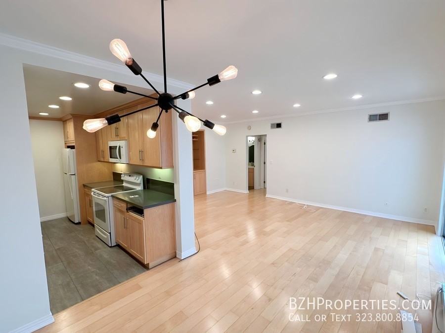 1115 1/2 S Elm Dr #409 - Photo 2 of 15