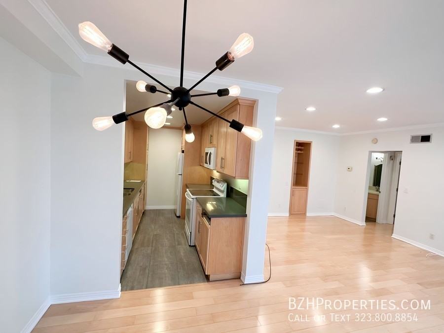 1115 1/2 S Elm Dr #409 - Photo 3 of 15