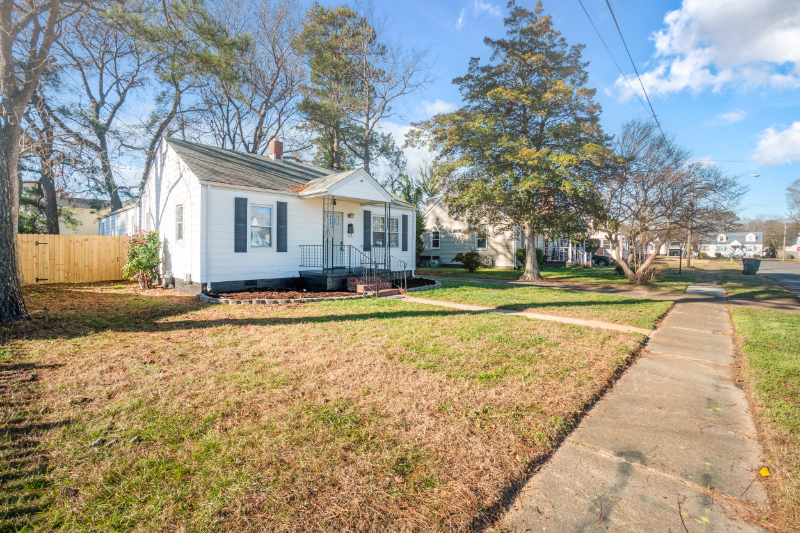 8051 Lion Ave - Photo 2 of 33