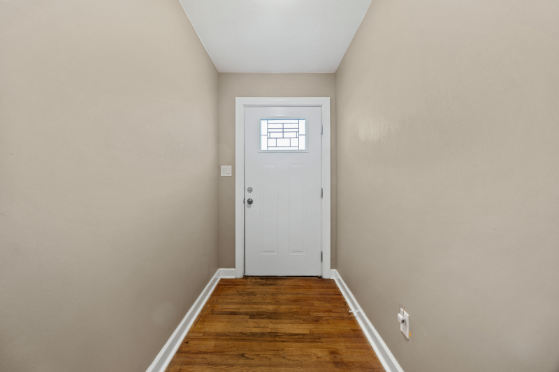 8051 Lion Ave - Photo 3 of 33