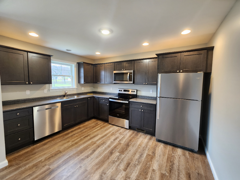 261 Back St - Photo 2 of 12