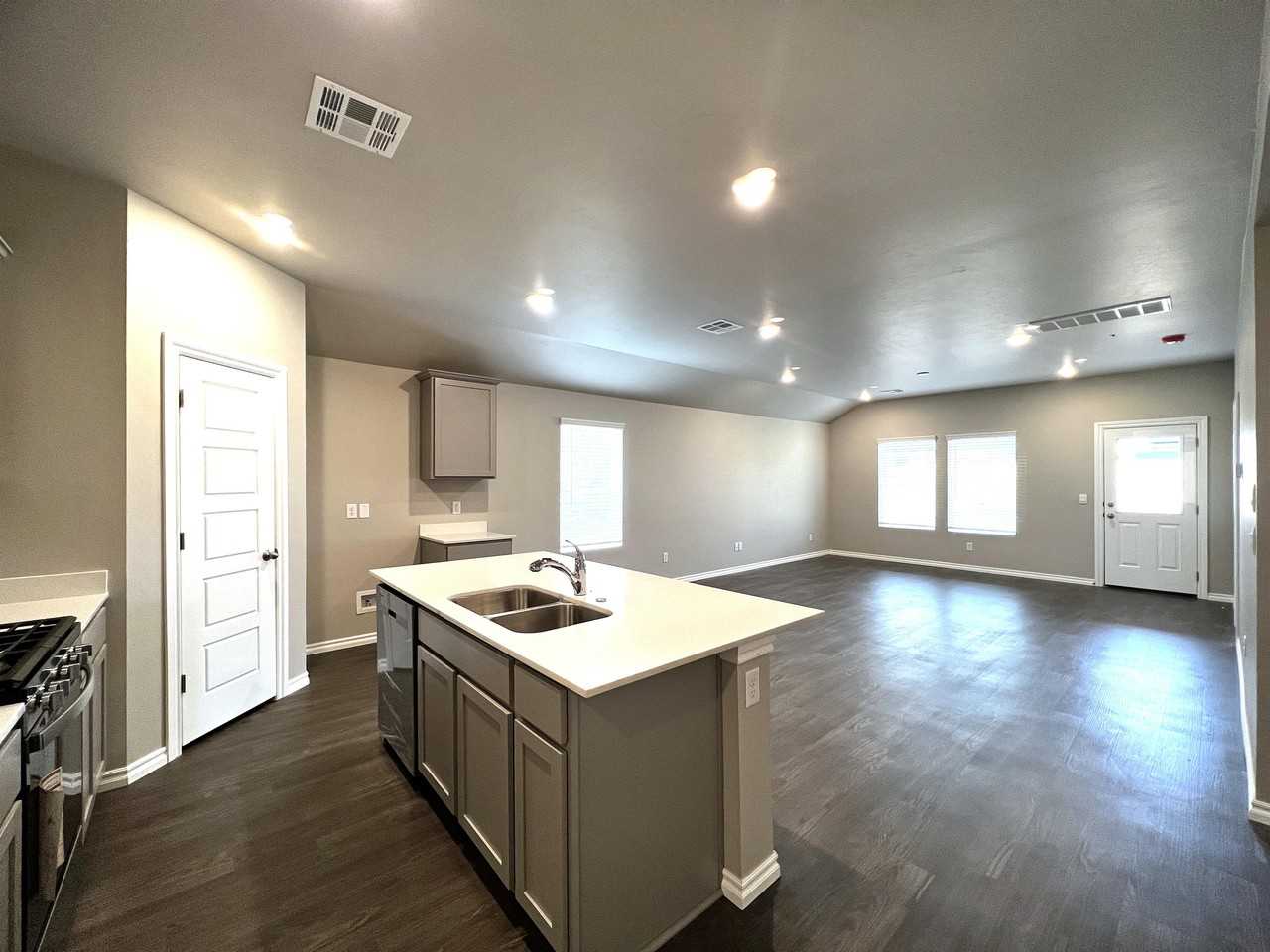 2717 Dennis Dr #1 - Photo 3 of 27