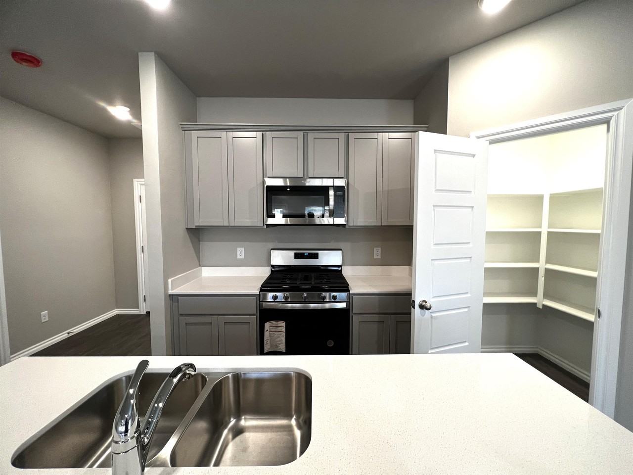 2717 Dennis Dr #1 - Photo 5 of 27