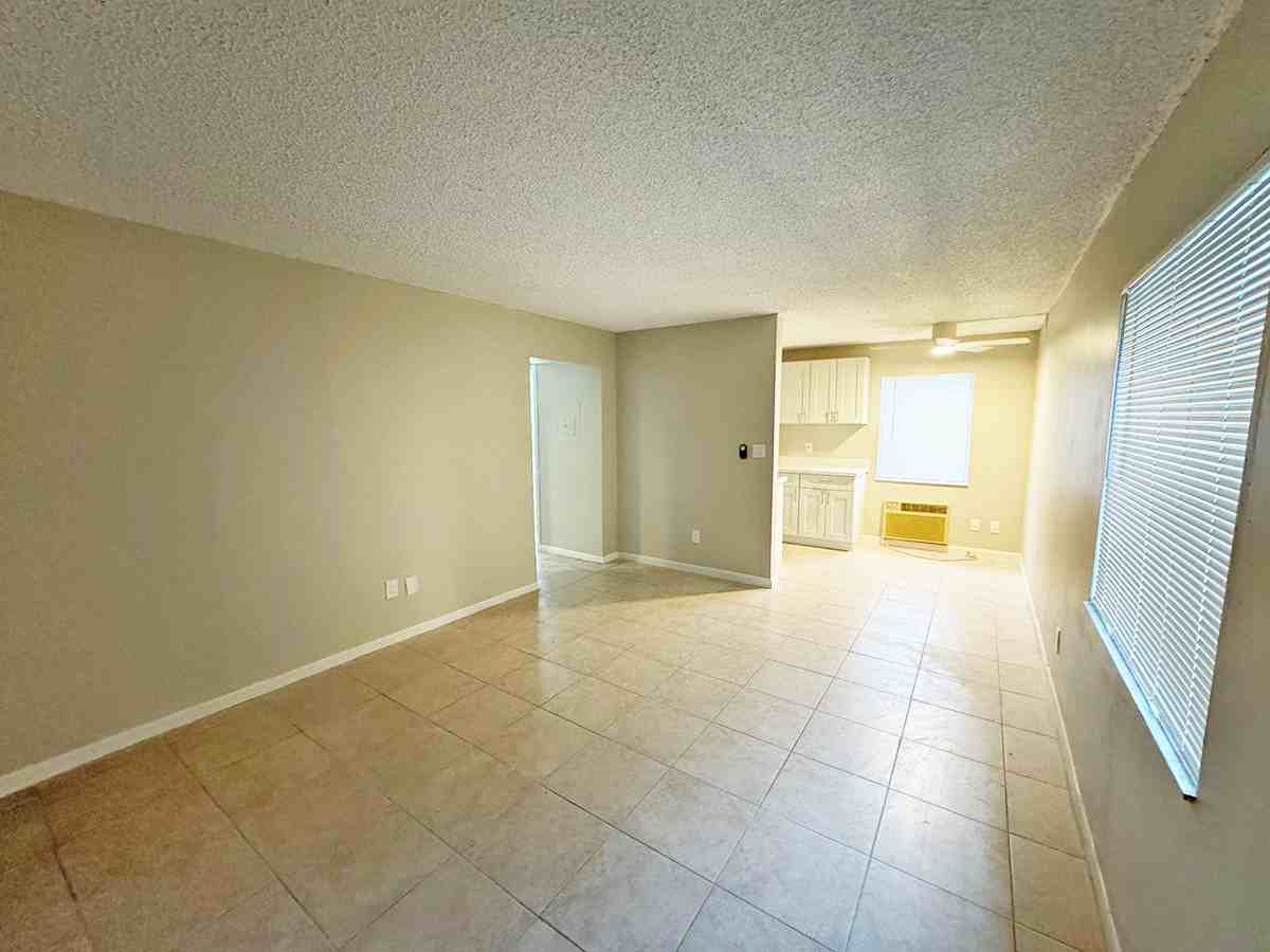 721 Northwest 3rd Avenue - Photo 2 of 10