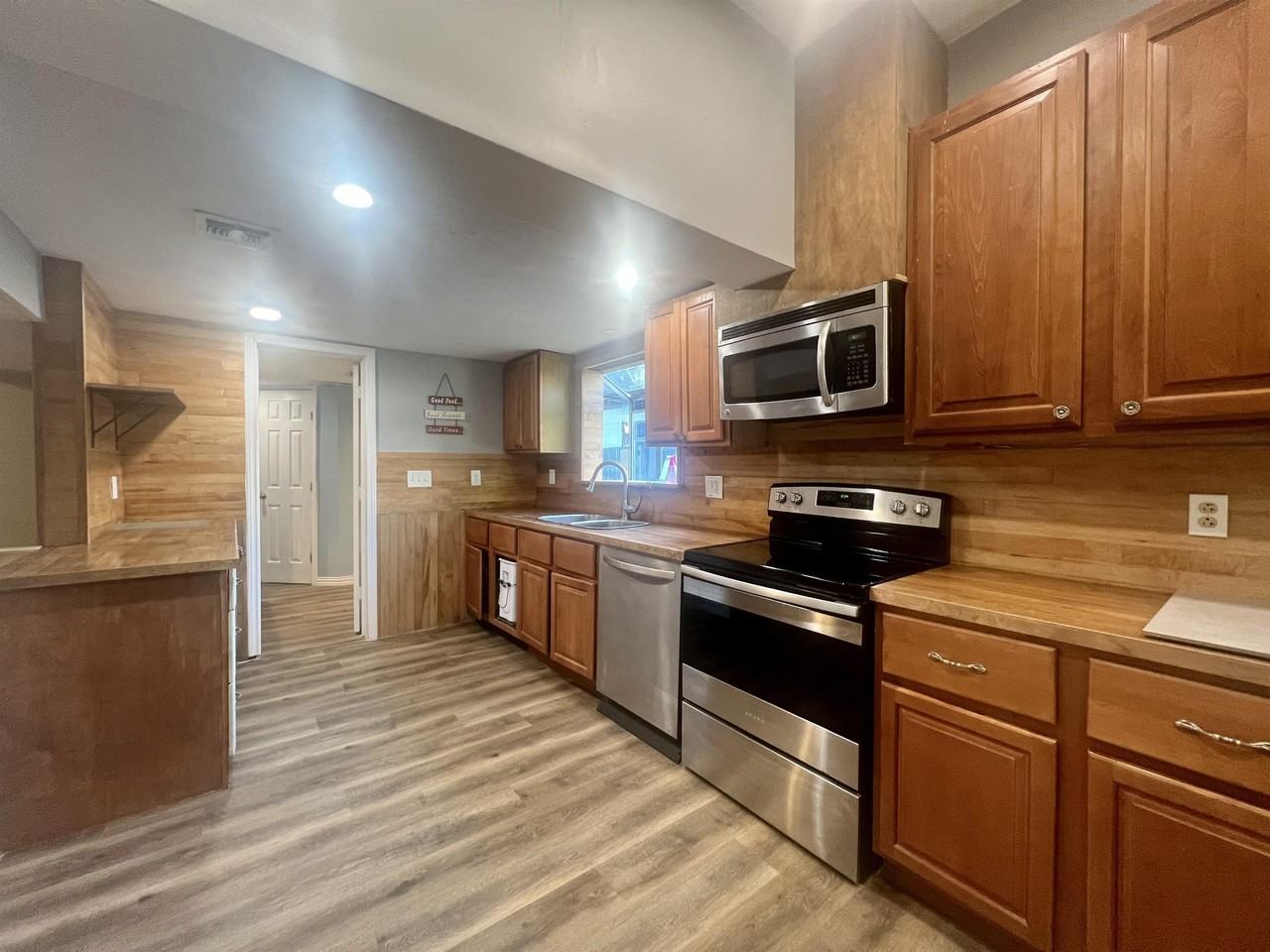 15910 cypress meadows dr - Photo 2 of 11