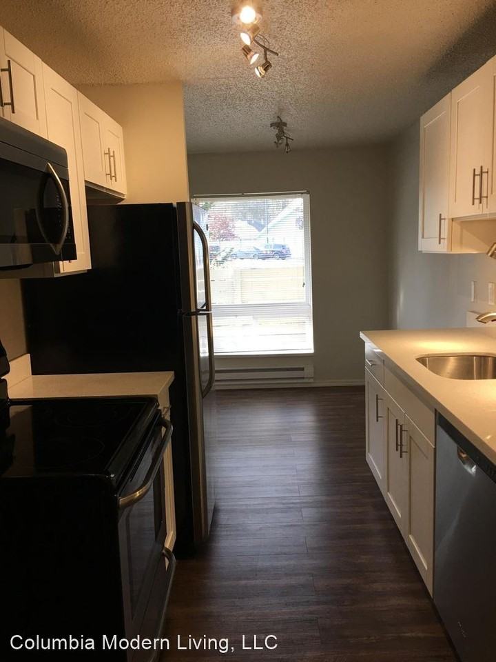 3430 Renton Place South - Photo 3 of 10