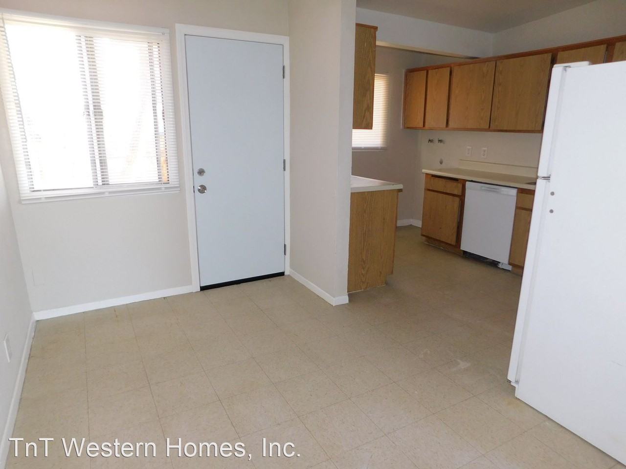 236 Kasmir St - Photo 3 of 15