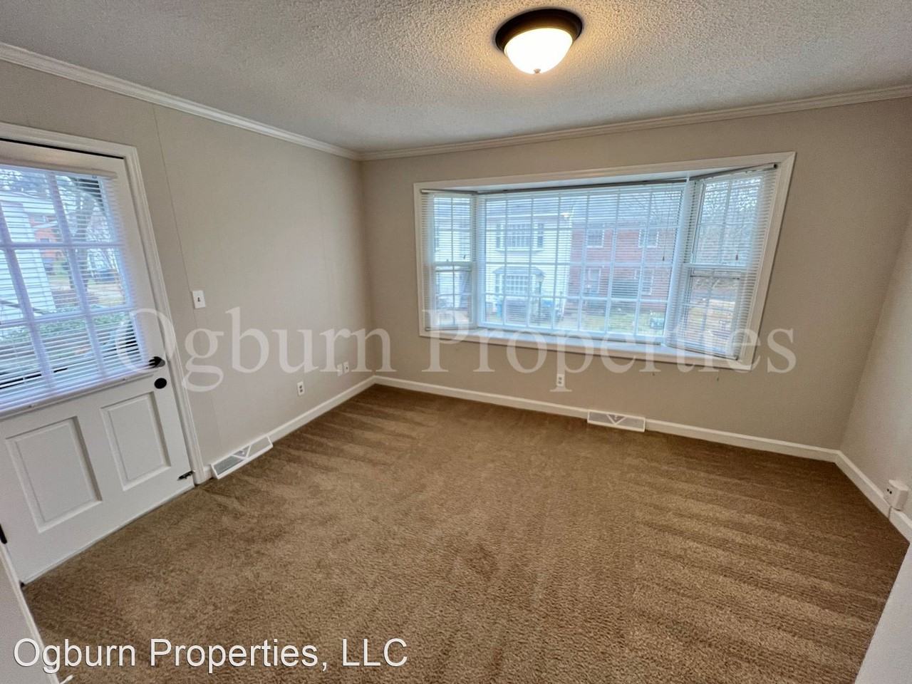 101-114 Westgate Circle - Photo 2 of 8