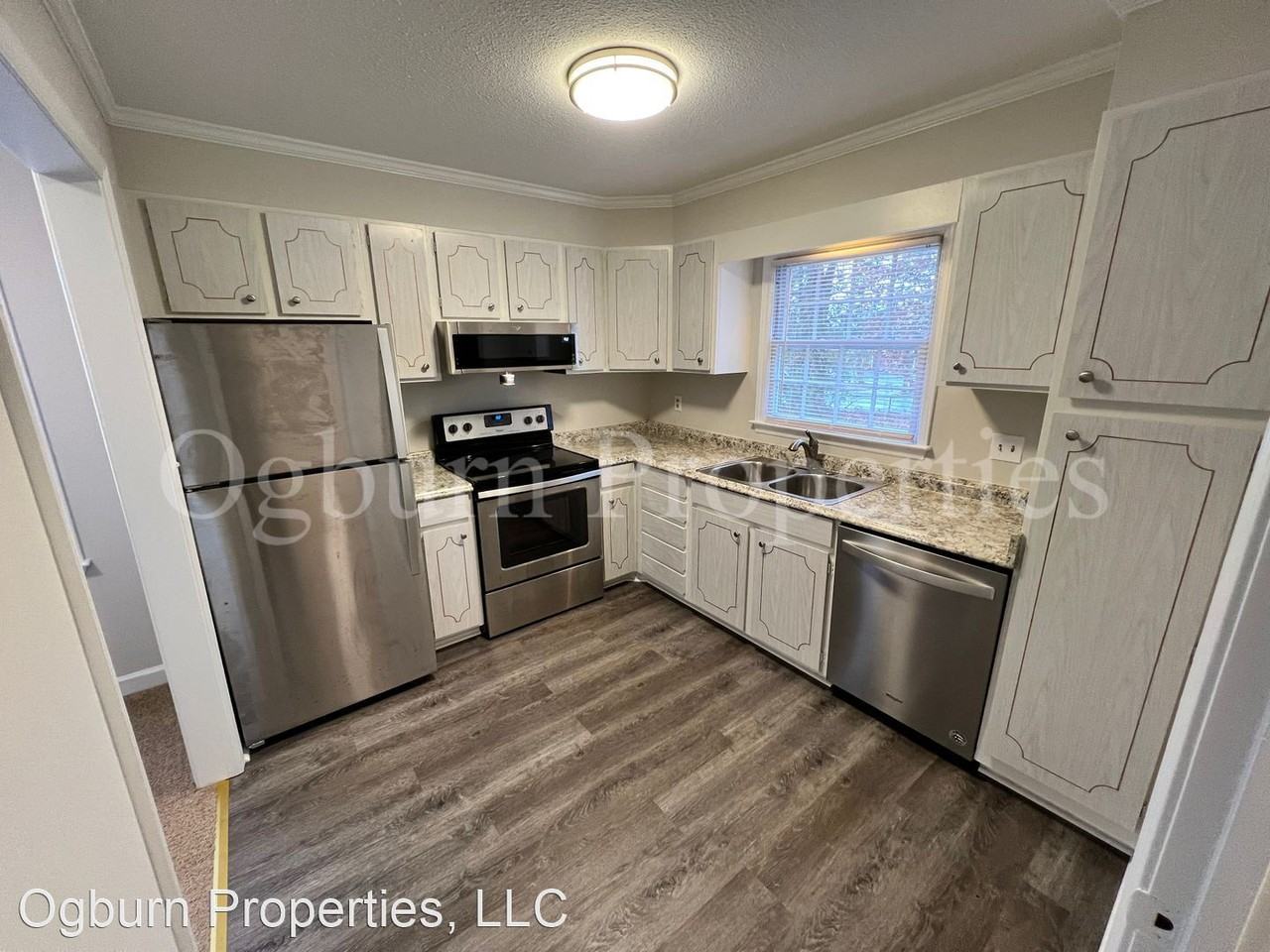 101-114 Westgate Circle - Photo 3 of 8