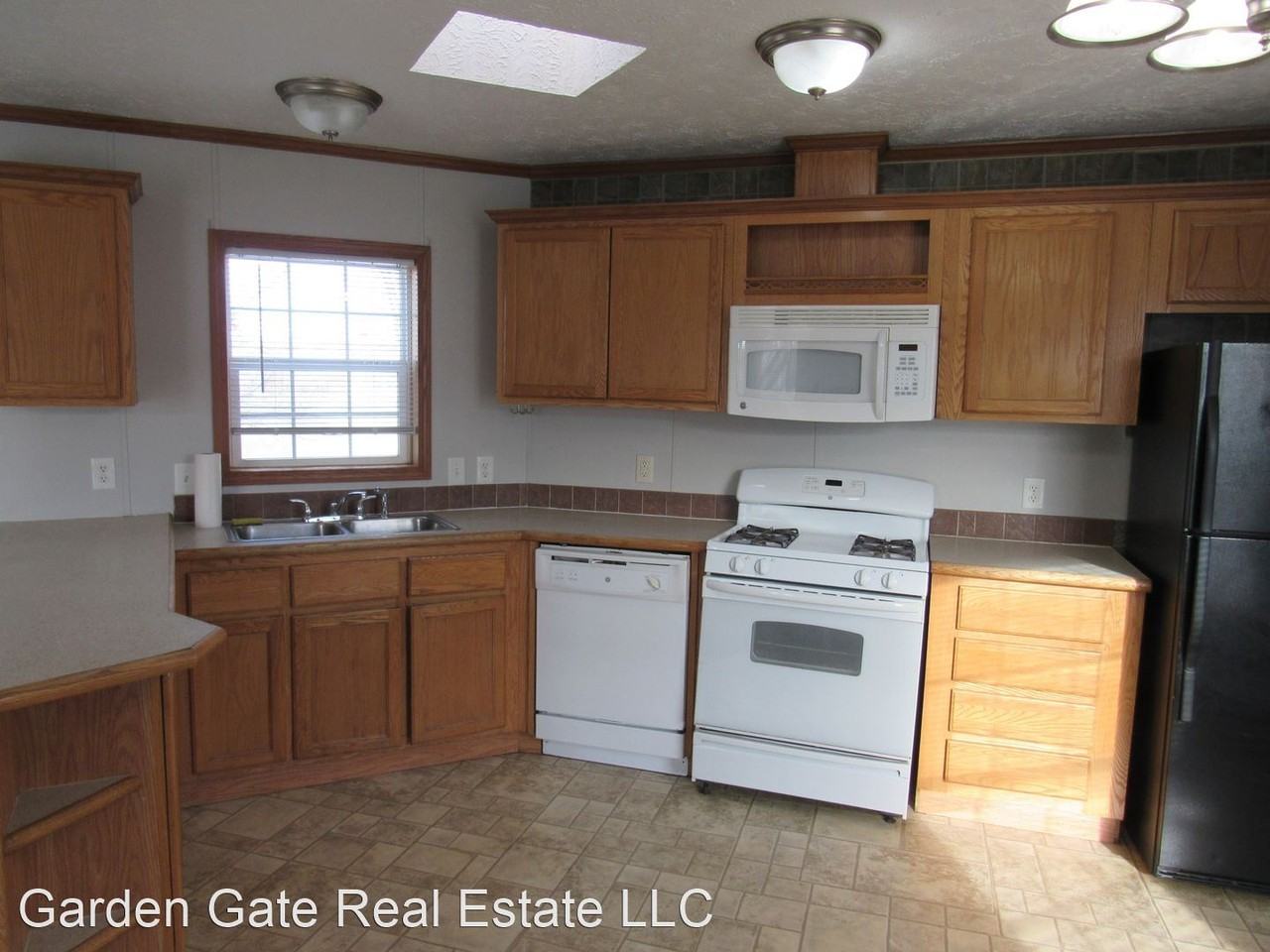 601 N 1st St - Photo 3 of 12