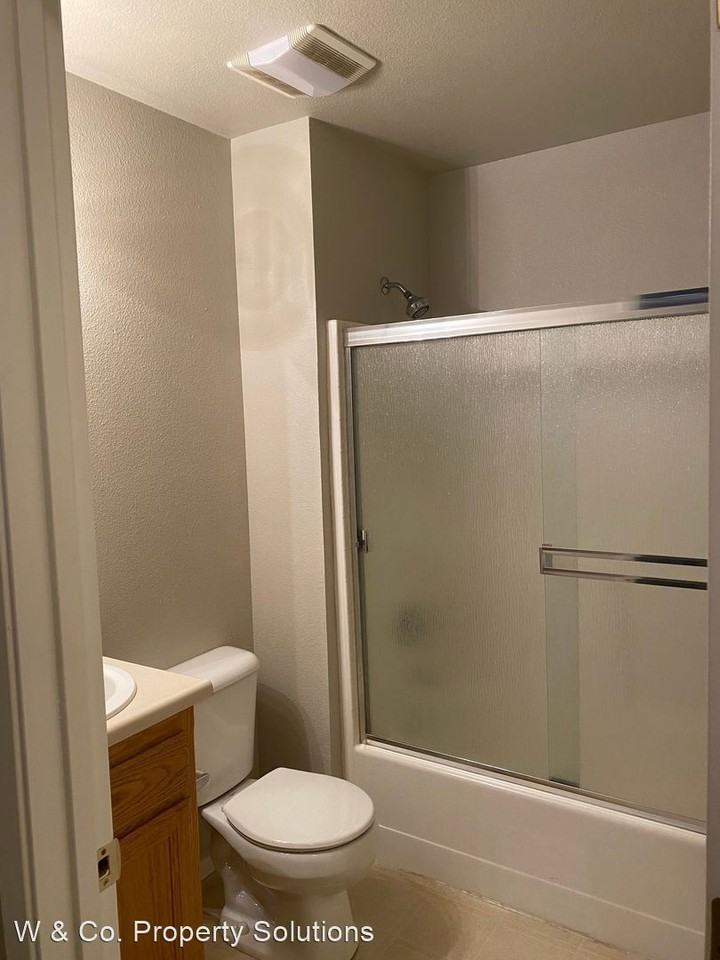 3886 Rhonda Rd - Photo 2 of 17