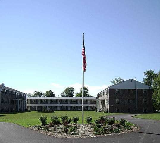 Broadwood Manor - Photo 2 of 7