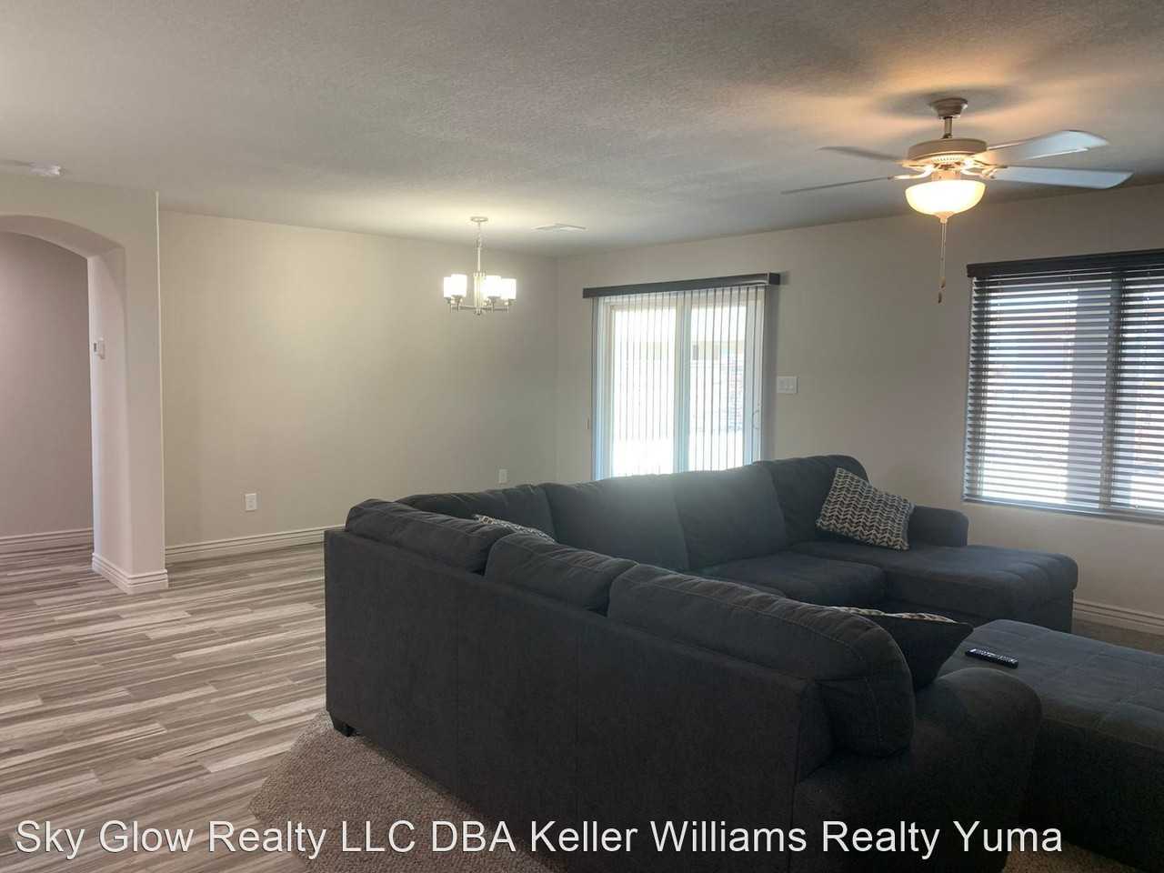 10163 E 34th St - Photo 3 of 21