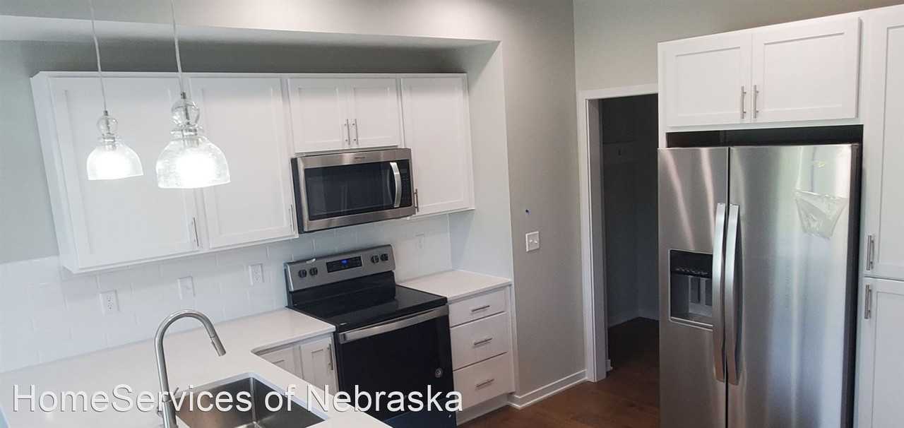 880 Titan Dr - Photo 3 of 19