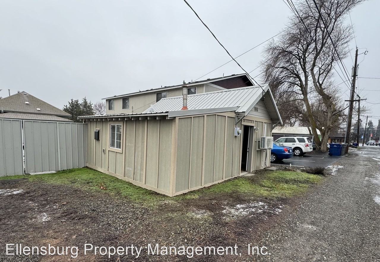 909 E 8th Ave. - Photo 2 of 19