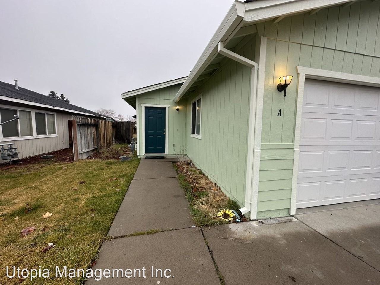 525 Howard Court - Photo 2 of 12