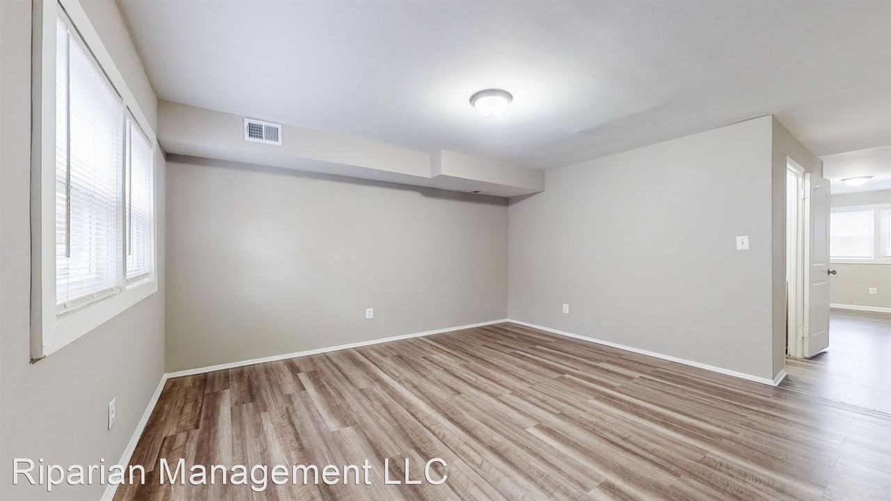 307 N Carey St - Photo 3 of 17