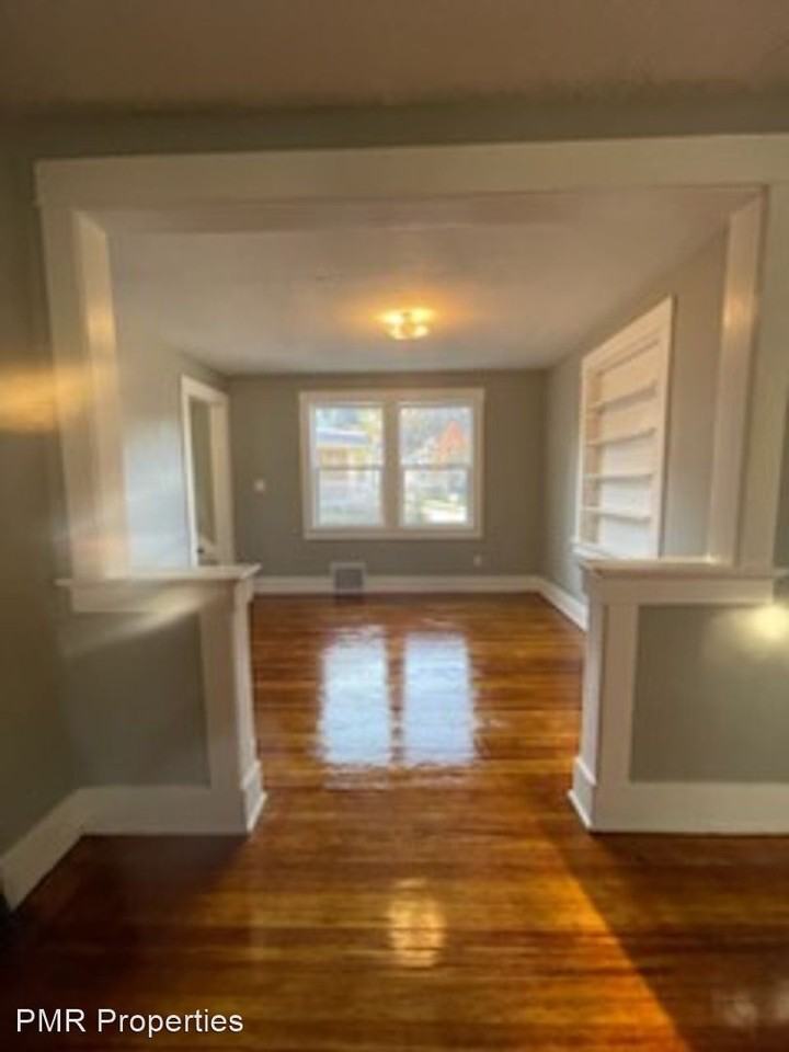 641 S 1st St - Photo 3 of 9