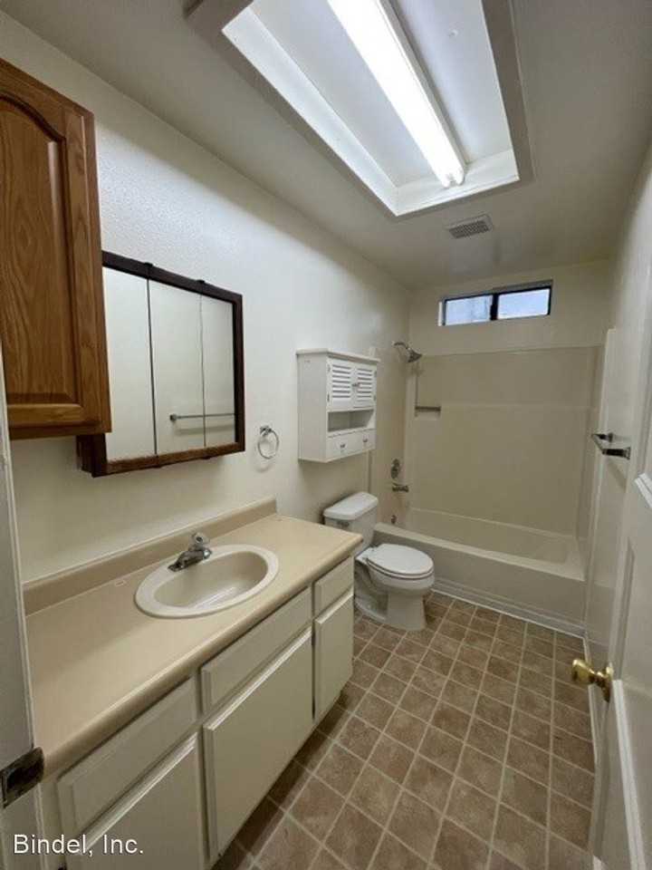 1865 Myrtle Ave - Photo 3 of 14