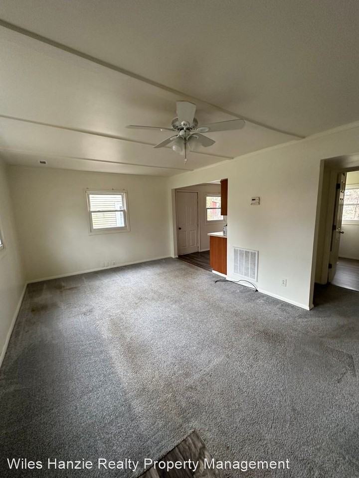 229-231 N Seneca Street - Photo 2 of 5