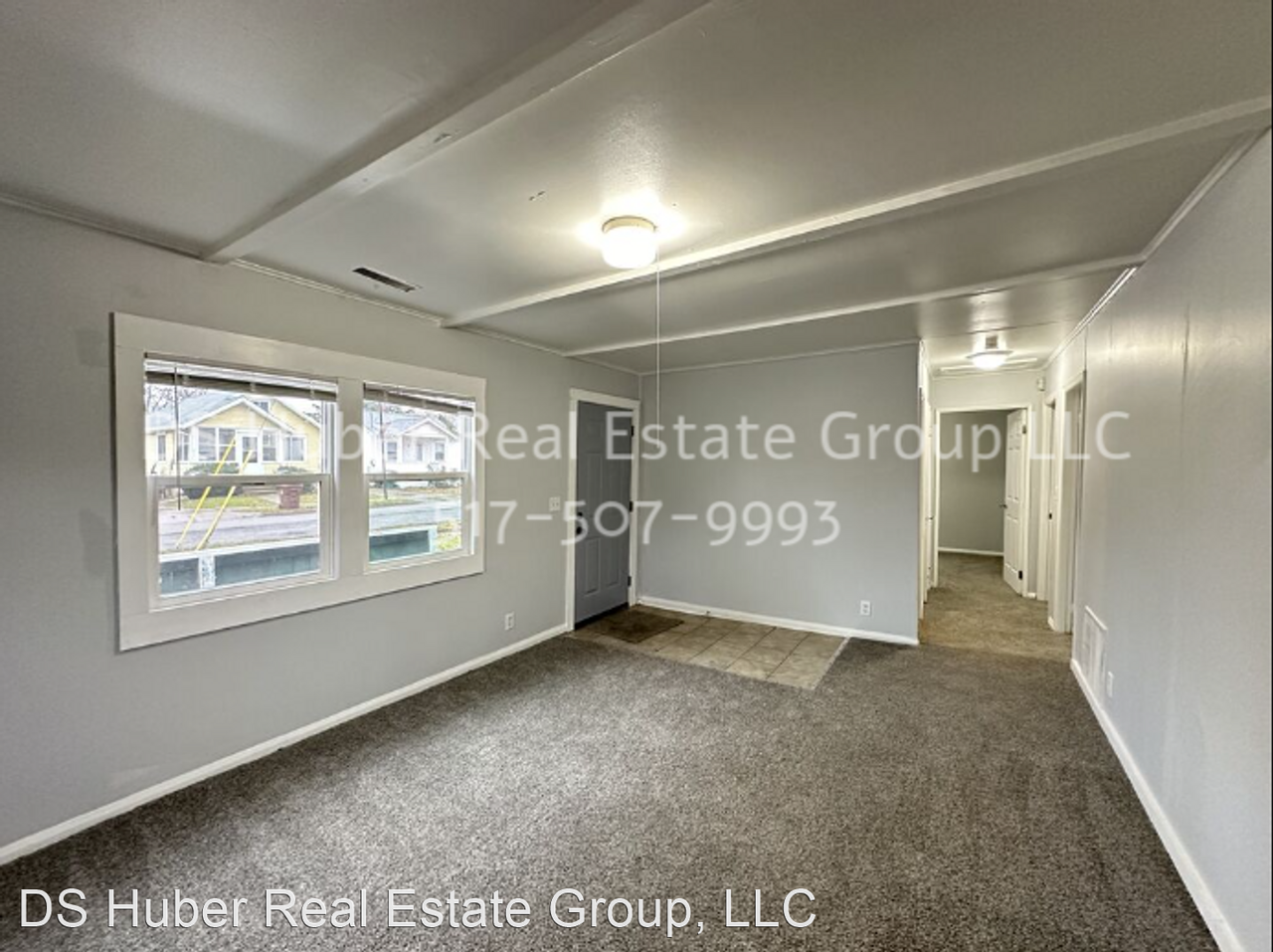 323 S Foster Ave - Photo 3 of 11