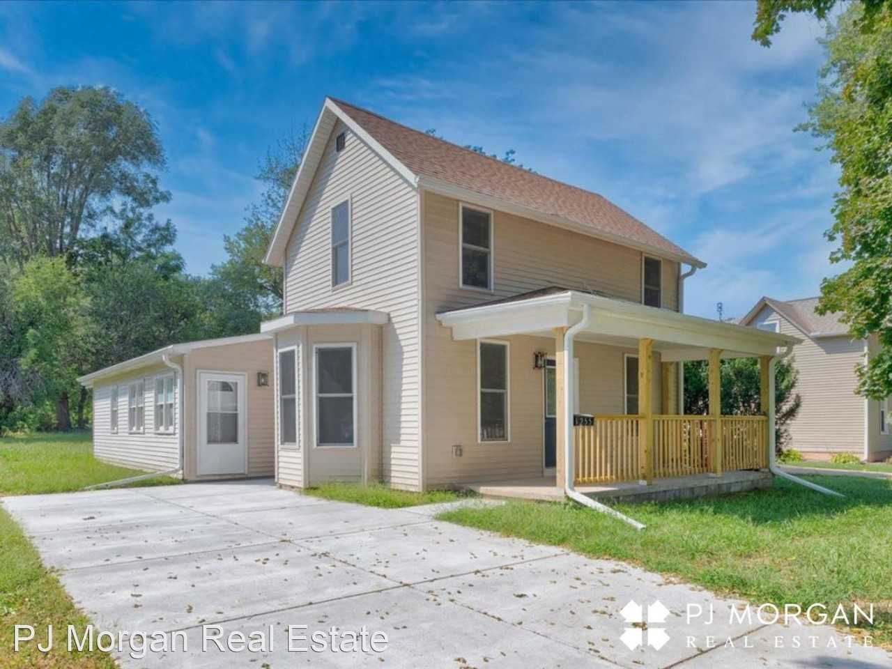 255 N 22nd St - Photo 2 of 32