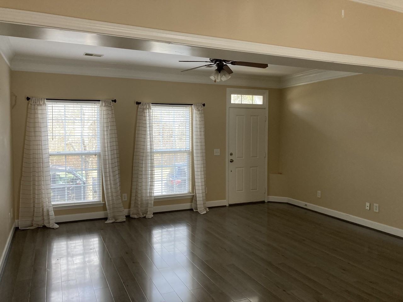 7015 Sunnywood Dr - Photo 2 of 8