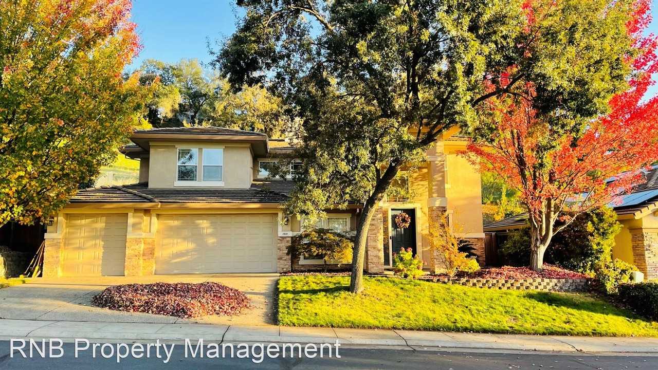 2819 Hillcrest Rd - Photo 2 of 39