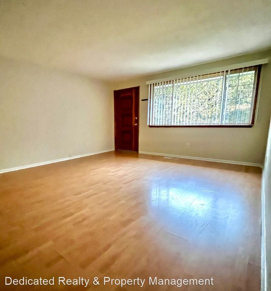 6610 Summitview Avenue - Photo 3 of 9