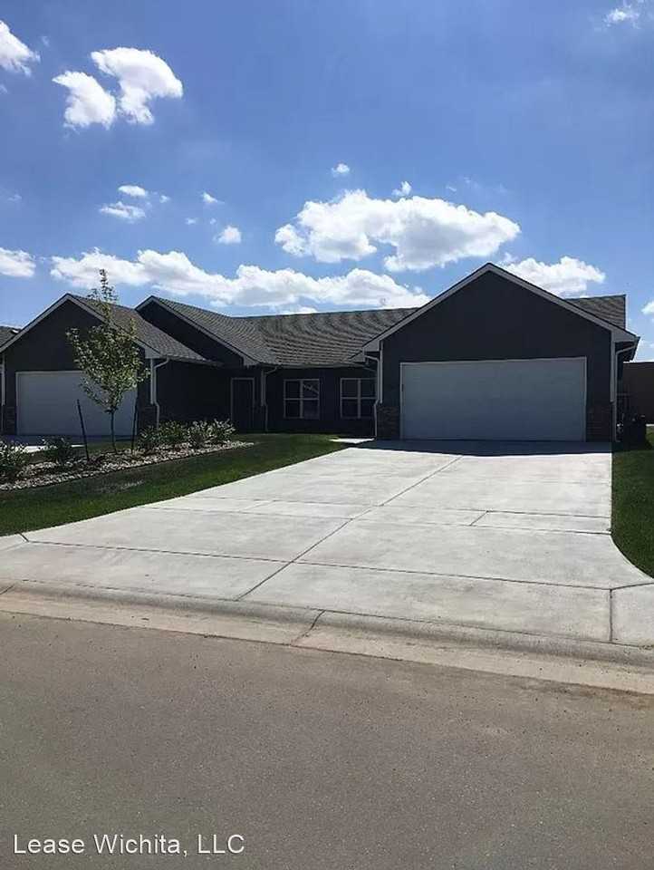 5507/09 N Edwards Cir - Photo 2 of 8