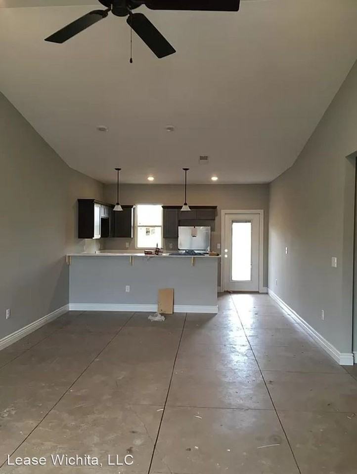 5507/09 N Edwards Cir - Photo 3 of 8