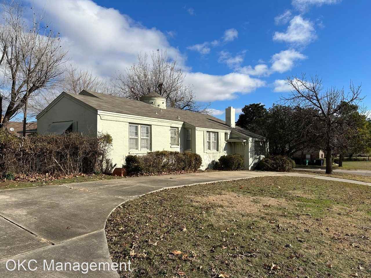 2501 N Drexel Blvd - Photo 2 of 26