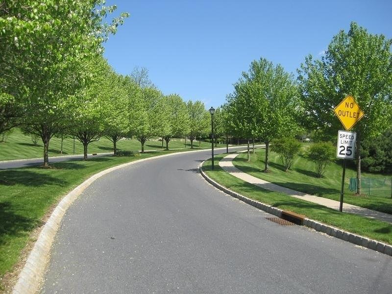 12 Overlook Dr - Photo 3 of 18