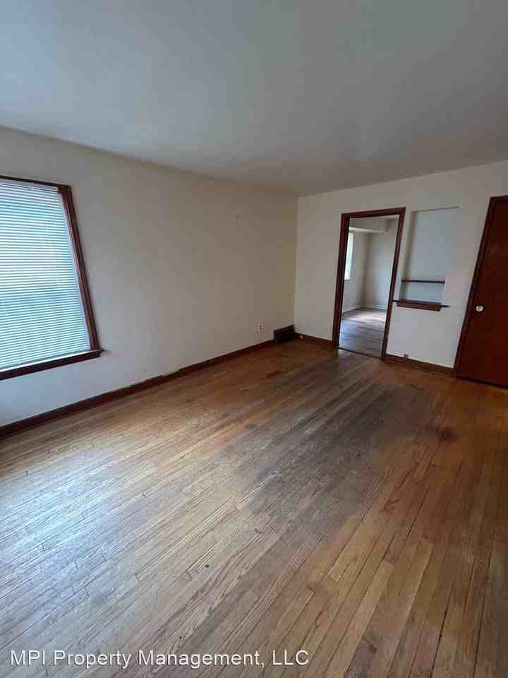 4675 N Sherman Blvd - Photo 2 of 9