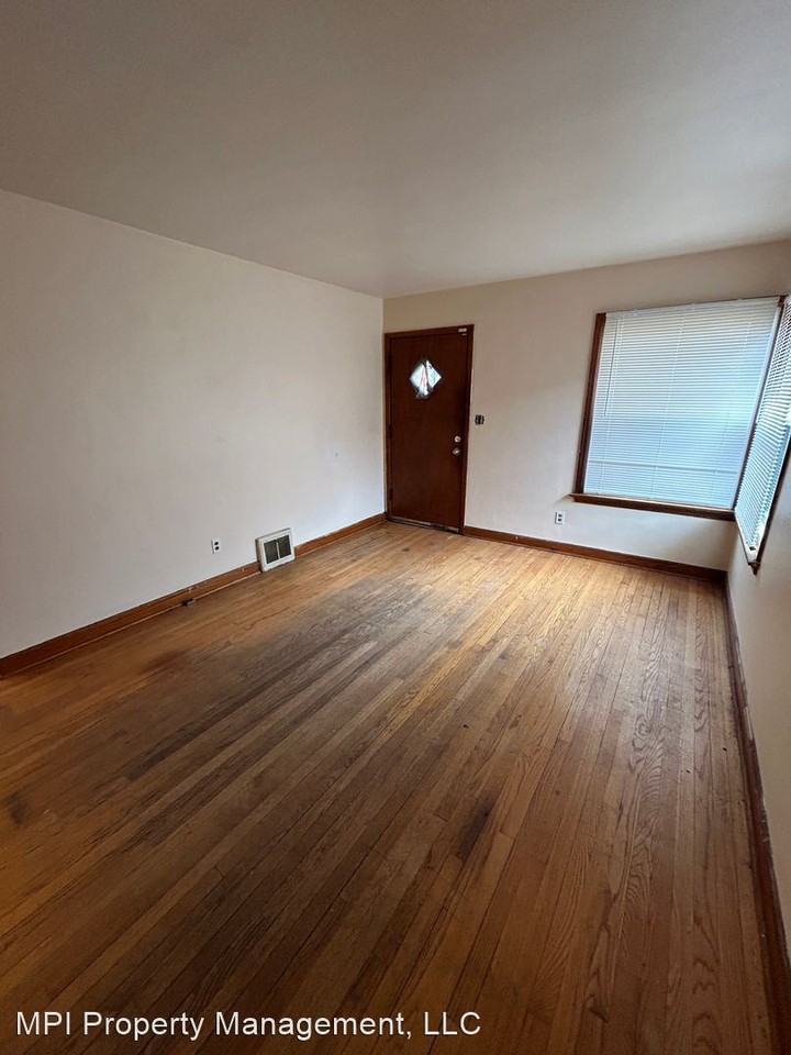 4675 N Sherman Blvd - Photo 3 of 9