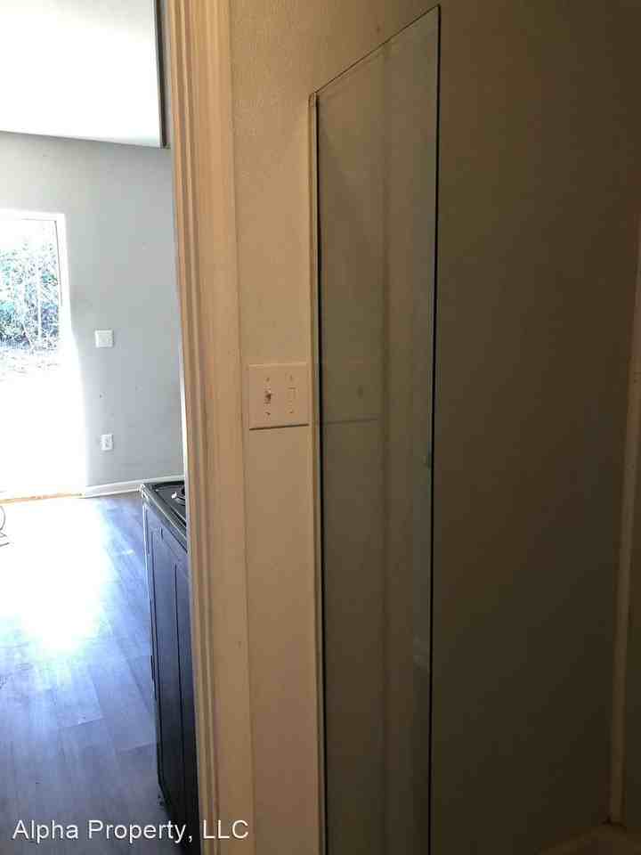 205 Floyd Rd - Photo 3 of 12