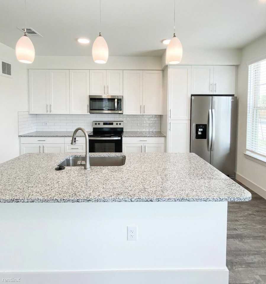 2352 Westinghouse Rd - Photo 2 of 8