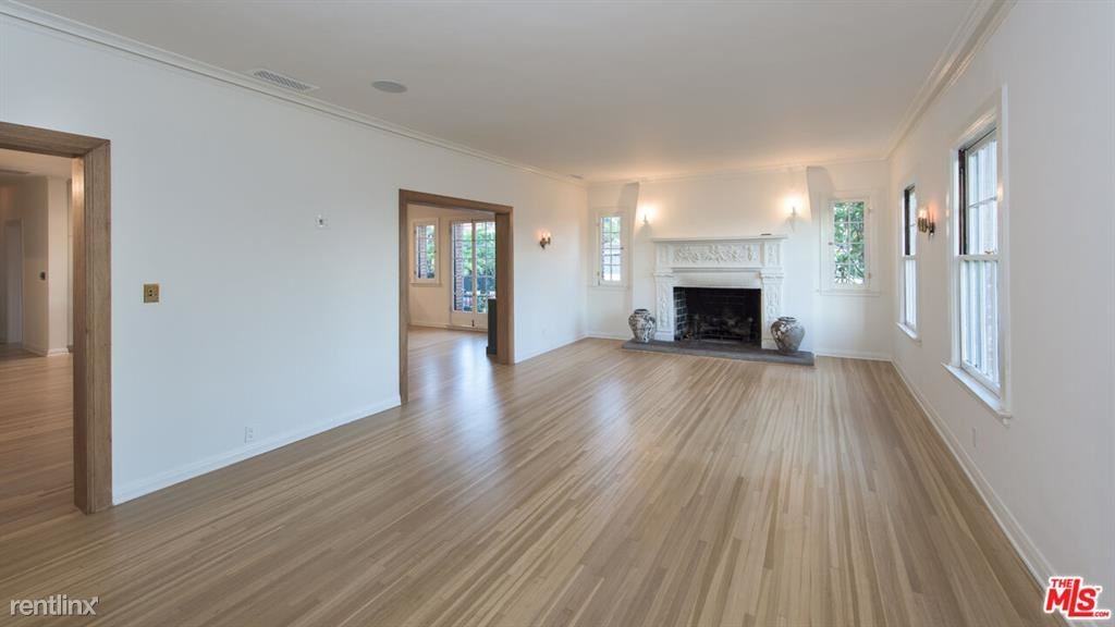7655 Hollywood Blvd #3 - Photo 2 of 10