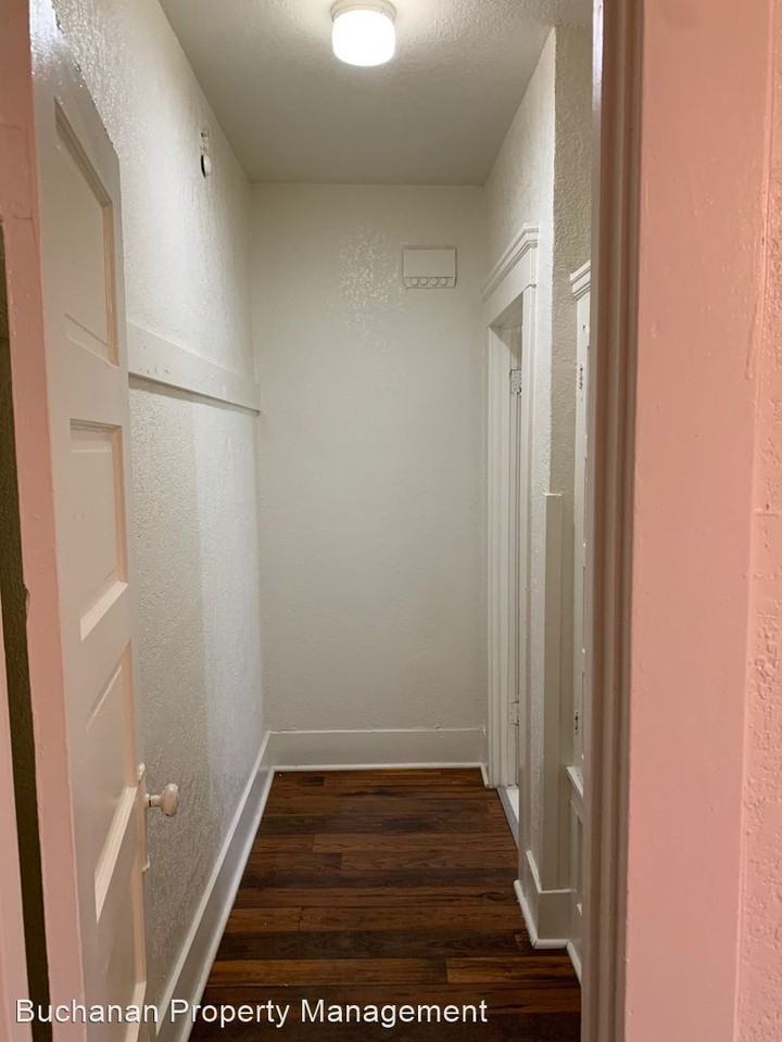 843 13th St - Photo 2 of 9