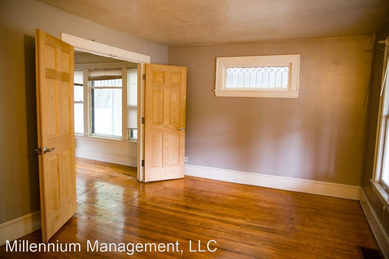 1054 24th Ave Se - Photo 2 of 10