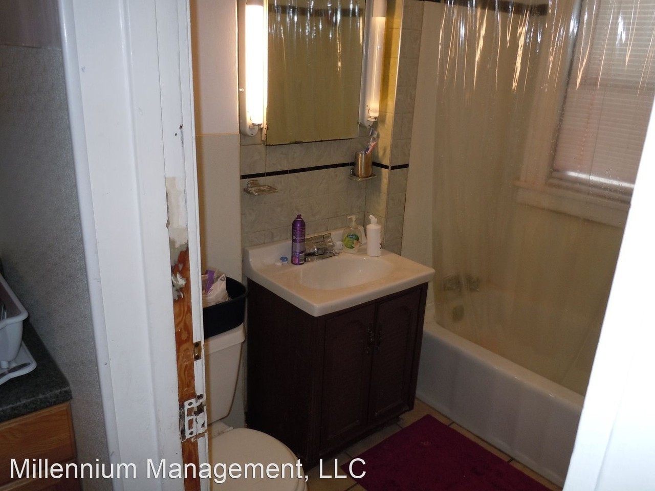 1078 11th Ave SE - Photo 3 of 4