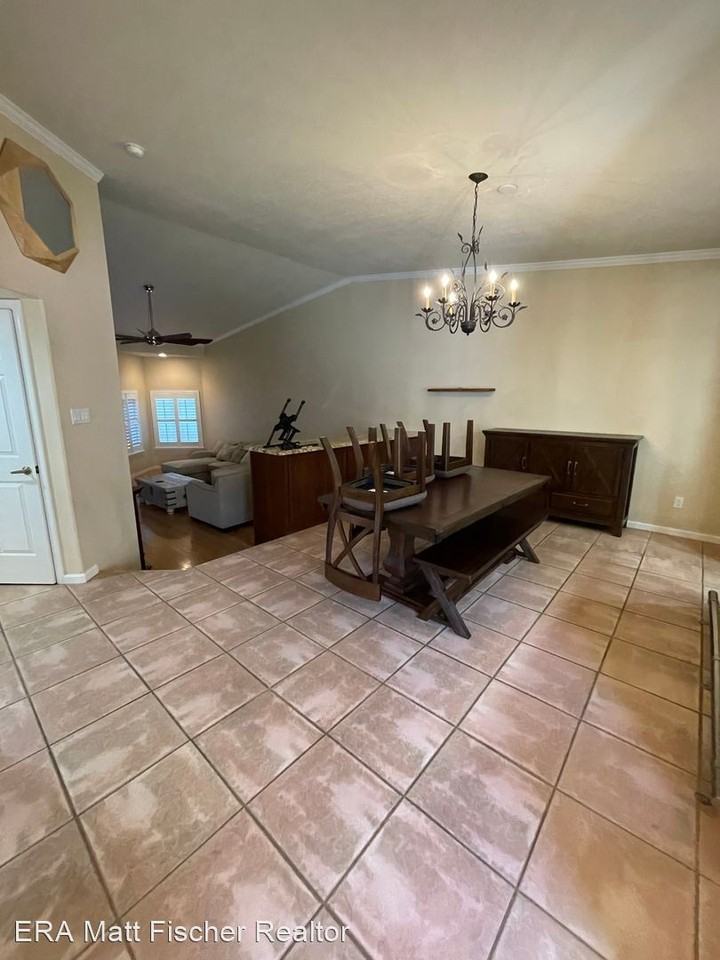 2122 S Terrace Way - Photo 2 of 30