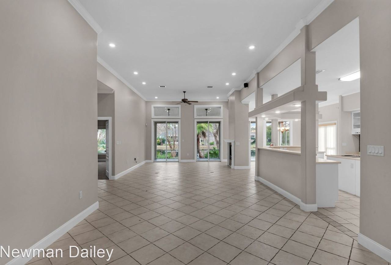 275 Tequesta Dr - Photo 3 of 27